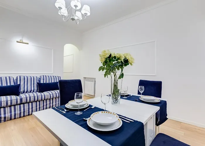 Trevi Fountain Modern Apartment